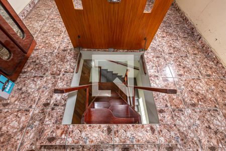 Casa à venda com 172m², 3 quartos e 2 vagas Casa à venda com 172m², 3 quartos e 2 vagasEscada Sótão