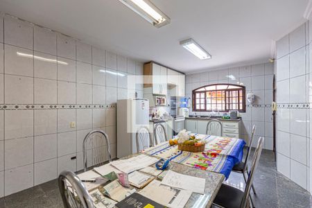 Casa à venda com 172m², 3 quartos e 2 vagas Casa à venda com 172m², 3 quartos e 2 vagasCozinha