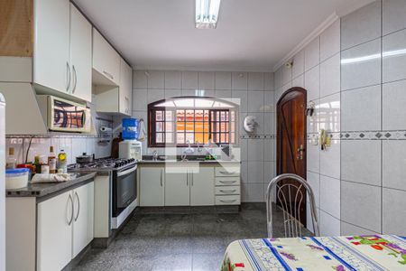 Casa à venda com 172m², 3 quartos e 2 vagas Casa à venda com 172m², 3 quartos e 2 vagasCozinha