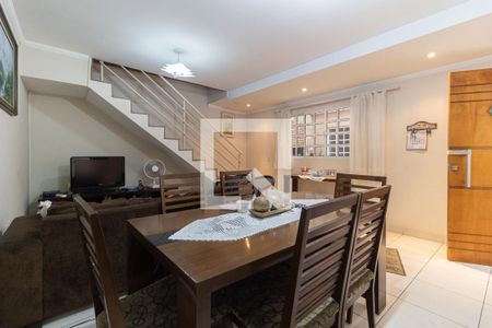 Casa à venda com 350m², 5 quartos e 6 vagas Casa à venda com 350m², 5 quartos e 6 vagasSala da Edícula