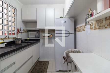 Casa à venda com 350m², 5 quartos e 6 vagas Casa à venda com 350m², 5 quartos e 6 vagasCozinha da Edícula