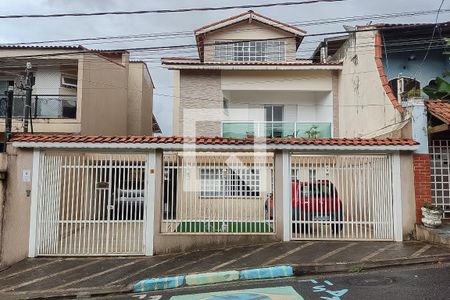 Casa à venda com 350m², 5 quartos e 6 vagas Casa à venda com 350m², 5 quartos e 6 vagasFachada