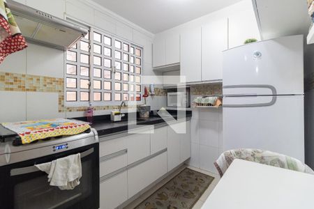 Casa à venda com 350m², 5 quartos e 6 vagas Casa à venda com 350m², 5 quartos e 6 vagasCozinha da Edícula