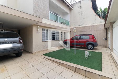 Casa à venda com 350m², 5 quartos e 6 vagas Casa à venda com 350m², 5 quartos e 6 vagasGaragem