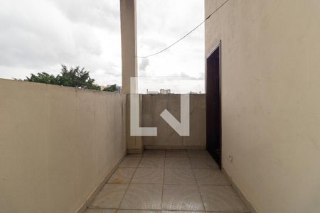 Casa à venda com 350m², 5 quartos e 6 vagas Casa à venda com 350m², 5 quartos e 6 vagasVaranda da Suíte da Edícula