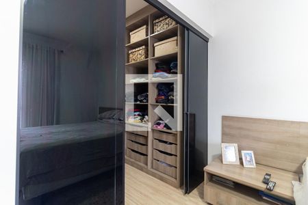 Casa à venda com 350m², 5 quartos e 6 vagas Casa à venda com 350m², 5 quartos e 6 vagasCloset da Suíte 1