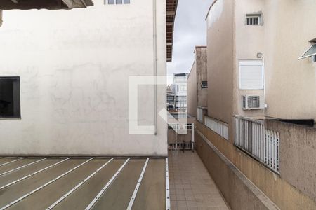 Casa à venda com 350m², 5 quartos e 6 vagas Casa à venda com 350m², 5 quartos e 6 vagasVista da Varanda da Suíte da Edícula