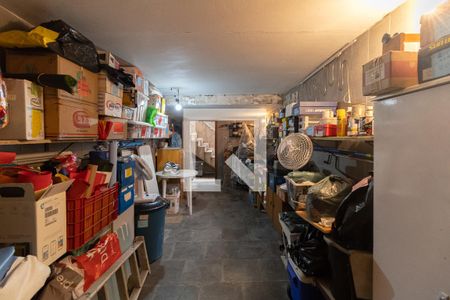 Casa à venda com 350m², 5 quartos e 6 vagas Casa à venda com 350m², 5 quartos e 6 vagasPorão