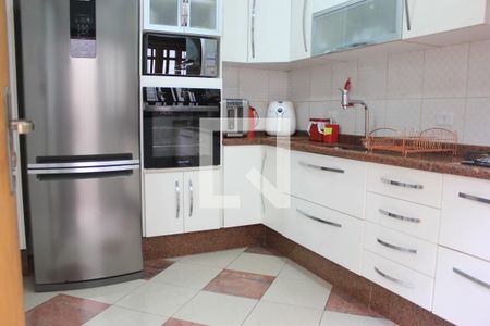 Casa à venda com 260m², 4 quartos e 4 vagasCozinha