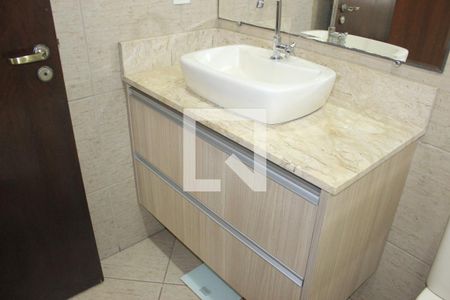 Casa à venda com 260m², 4 quartos e 4 vagasBanheiro da Suíte 1