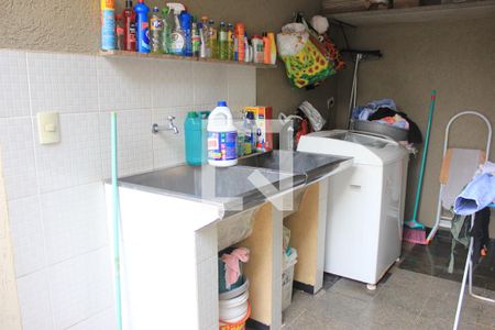 Casa à venda com 260m², 4 quartos e 4 vagasLavanderia