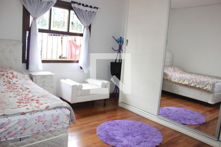 Casa à venda com 260m², 4 quartos e 4 vagasSuíte 2