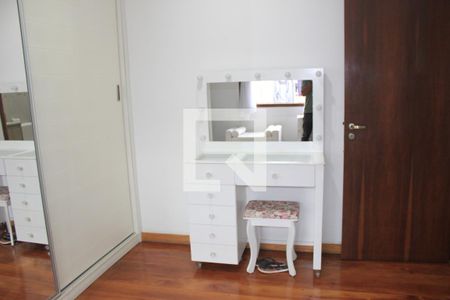 Casa à venda com 260m², 4 quartos e 4 vagasSuíte 2