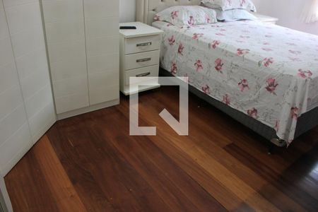 Casa à venda com 260m², 4 quartos e 4 vagasSuíte 1