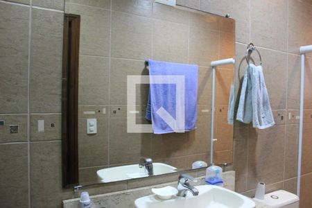 Casa à venda com 260m², 4 quartos e 4 vagasBanheiro da Suíte 3