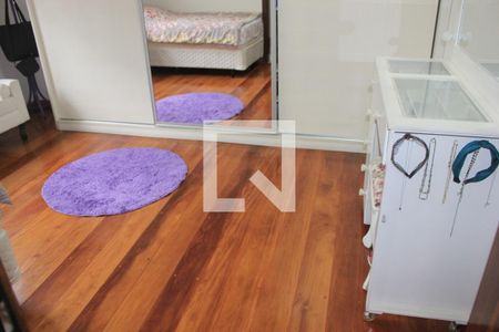 Casa à venda com 260m², 4 quartos e 4 vagasSuíte 2