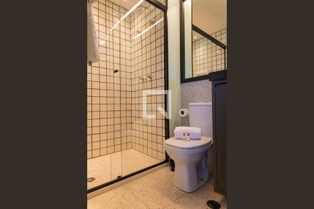 Banheiro de kitnet/studio para alugar com 1 quarto, 26m² em Cerqueira César, São Paulo