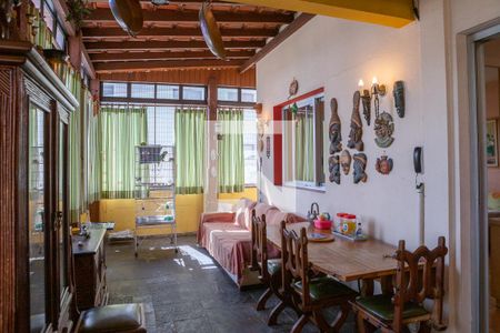 Apartamento à venda com 150m², 4 quartos e 2 vagasChurrasqueira