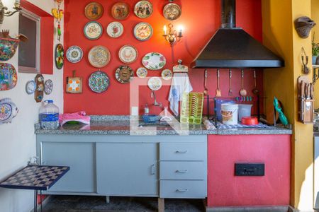 Apartamento à venda com 150m², 4 quartos e 2 vagasChurrasqueira