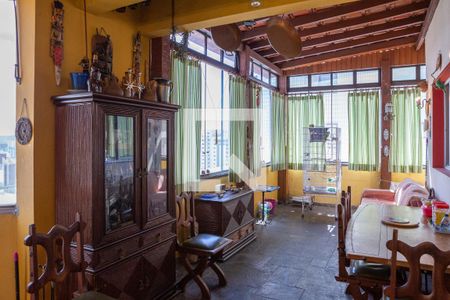 Apartamento à venda com 150m², 4 quartos e 2 vagasChurrasqueira