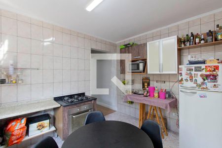 Casa à venda com 214m², 3 quartos e 2 vagas Casa à venda com 214m², 3 quartos e 2 vagasCozinha