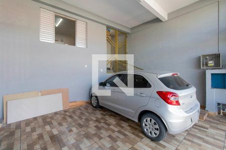 Casa à venda com 214m², 3 quartos e 2 vagas Casa à venda com 214m², 3 quartos e 2 vagasGaragem