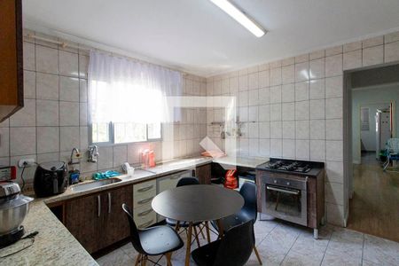 Casa à venda com 214m², 3 quartos e 2 vagas Casa à venda com 214m², 3 quartos e 2 vagasCozinha