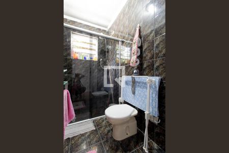 Casa à venda com 214m², 3 quartos e 2 vagas Casa à venda com 214m², 3 quartos e 2 vagasBanheiro 2