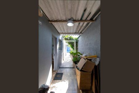 Casa à venda com 214m², 3 quartos e 2 vagas Casa à venda com 214m², 3 quartos e 2 vagasCorredor