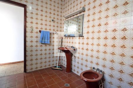 Casa à venda com 180m², 3 quartos e 8 vagasBanheiro 1