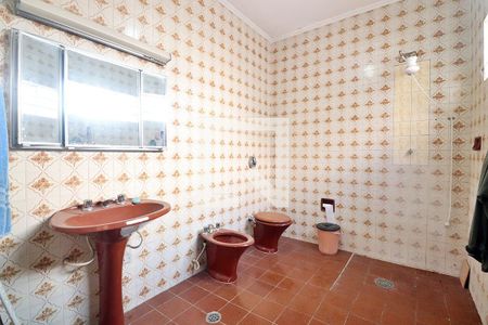 Casa à venda com 180m², 3 quartos e 8 vagasBanheiro 1