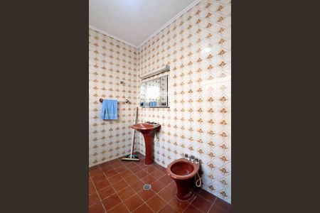 Casa à venda com 180m², 3 quartos e 8 vagasBanheiro 1