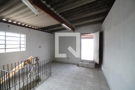 Casa à venda com 130m², 4 quartos e 1 vagaÁrea de Serviço