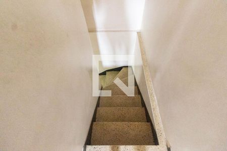 Casa à venda com 140m², 3 quartos e 1 vagaEscada