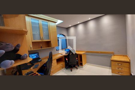 Apartamento à venda com 120m², 3 quartos e 2 vagas Apartamento à venda com 120m², 3 quartos e 2 vagasEscritório