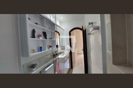 Apartamento à venda com 120m², 3 quartos e 2 vagas Apartamento à venda com 120m², 3 quartos e 2 vagasBanheiro Suite