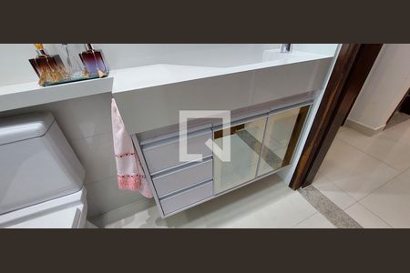 Apartamento à venda com 120m², 3 quartos e 2 vagas Apartamento à venda com 120m², 3 quartos e 2 vagasBanheiro 3