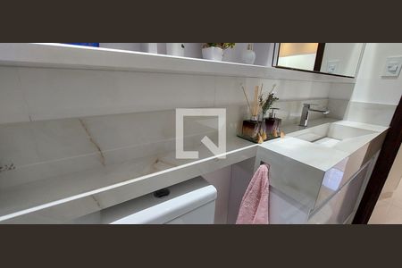 Apartamento à venda com 120m², 3 quartos e 2 vagas Apartamento à venda com 120m², 3 quartos e 2 vagasBanheiro Suite