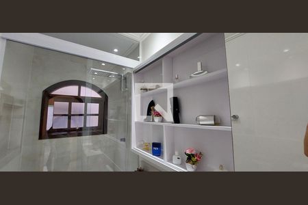 Apartamento à venda com 120m², 3 quartos e 2 vagas Apartamento à venda com 120m², 3 quartos e 2 vagasBanheiro Suite