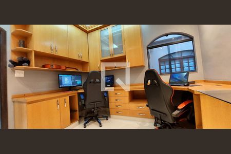 Apartamento à venda com 120m², 3 quartos e 2 vagas Apartamento à venda com 120m², 3 quartos e 2 vagasEscritório