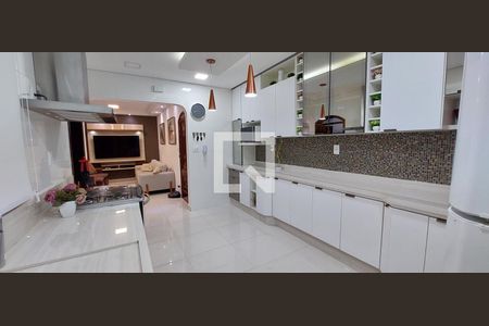 Apartamento à venda com 120m², 3 quartos e 2 vagas Apartamento à venda com 120m², 3 quartos e 2 vagasCozinha