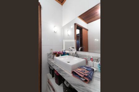 Casa à venda com 100m², 3 quartos e 1 vaga Casa à venda com 100m², 3 quartos e 1 vagaBanheiro Corredor