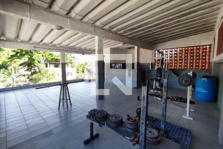 Casa de condomínio à venda com 150m², 3 quartos e 2 vagasTerraço