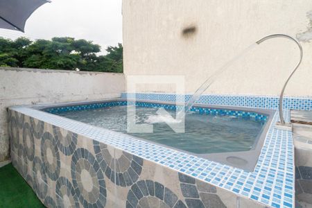 Casa à venda com 160m², 5 quartos e 1 vagaPiscina