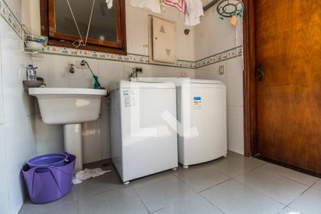 Casa de condomínio à venda com 220m², 4 quartos e 2 vagasÁrea de Serviço