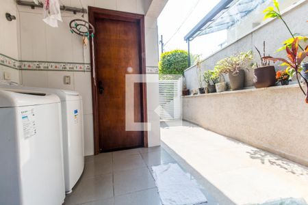 Casa de condomínio à venda com 220m², 4 quartos e 2 vagasÁrea de Serviço