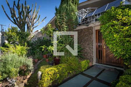 Casa à venda com 350m², 3 quartos e 6 vagasFachada