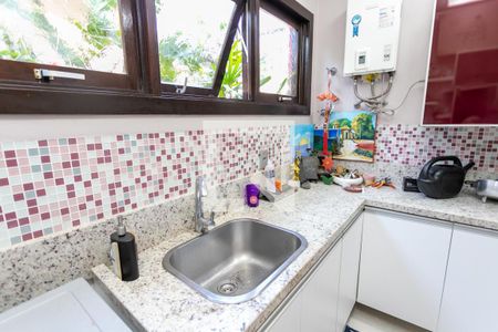 Casa à venda com 350m², 3 quartos e 6 vagasÁrea de Serviço