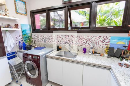 Casa à venda com 350m², 3 quartos e 6 vagasÁrea de Serviço