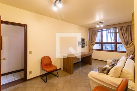 Casa à venda com 1008m², 5 quartos e 5 vagas Casa à venda com 1008m², 5 quartos e 5 vagasEscritório - Sala